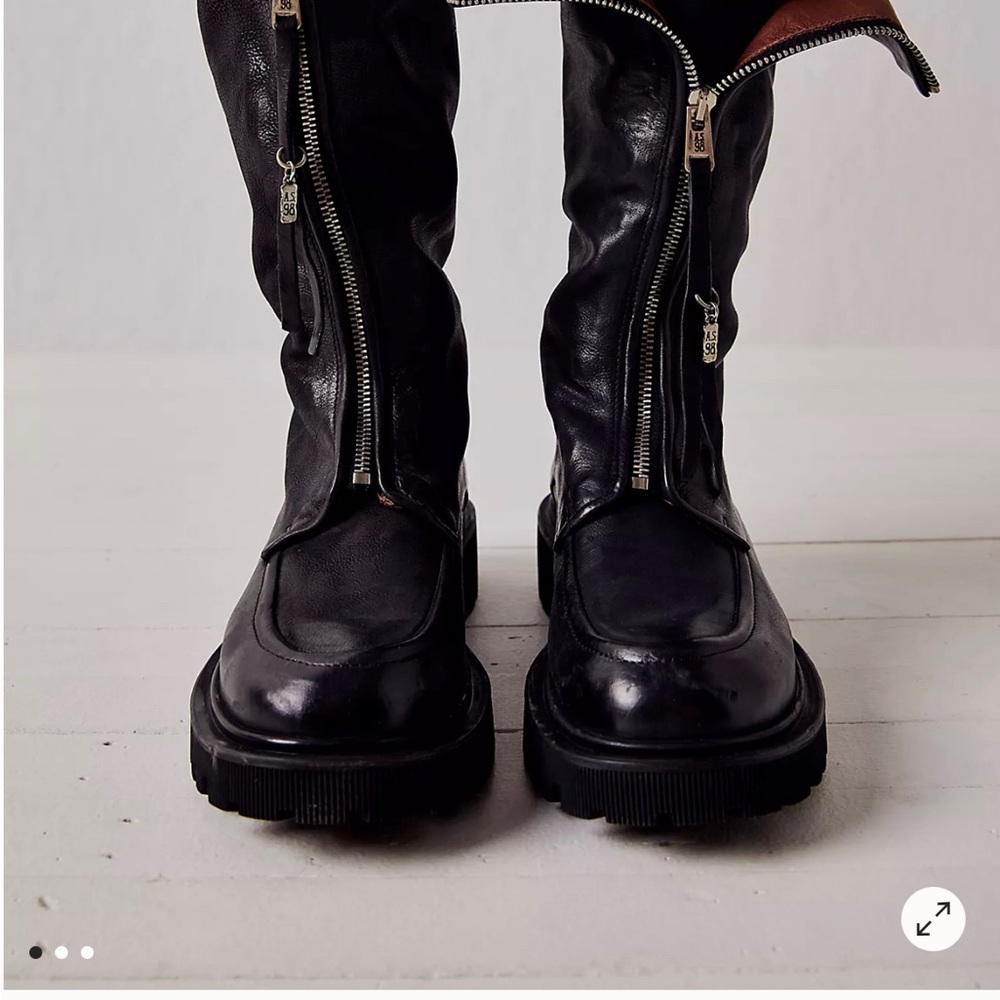 Free People Zayne Zip Front Boots. Size 39